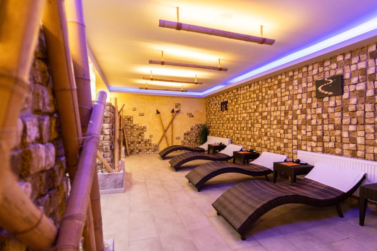Paradise Spa Hotel Цигов-Чарк Экстерьер фото