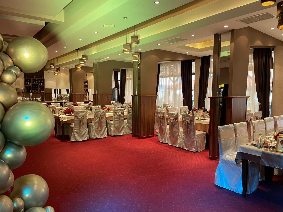 Paradise Spa Hotel Цигов-Чарк Экстерьер фото