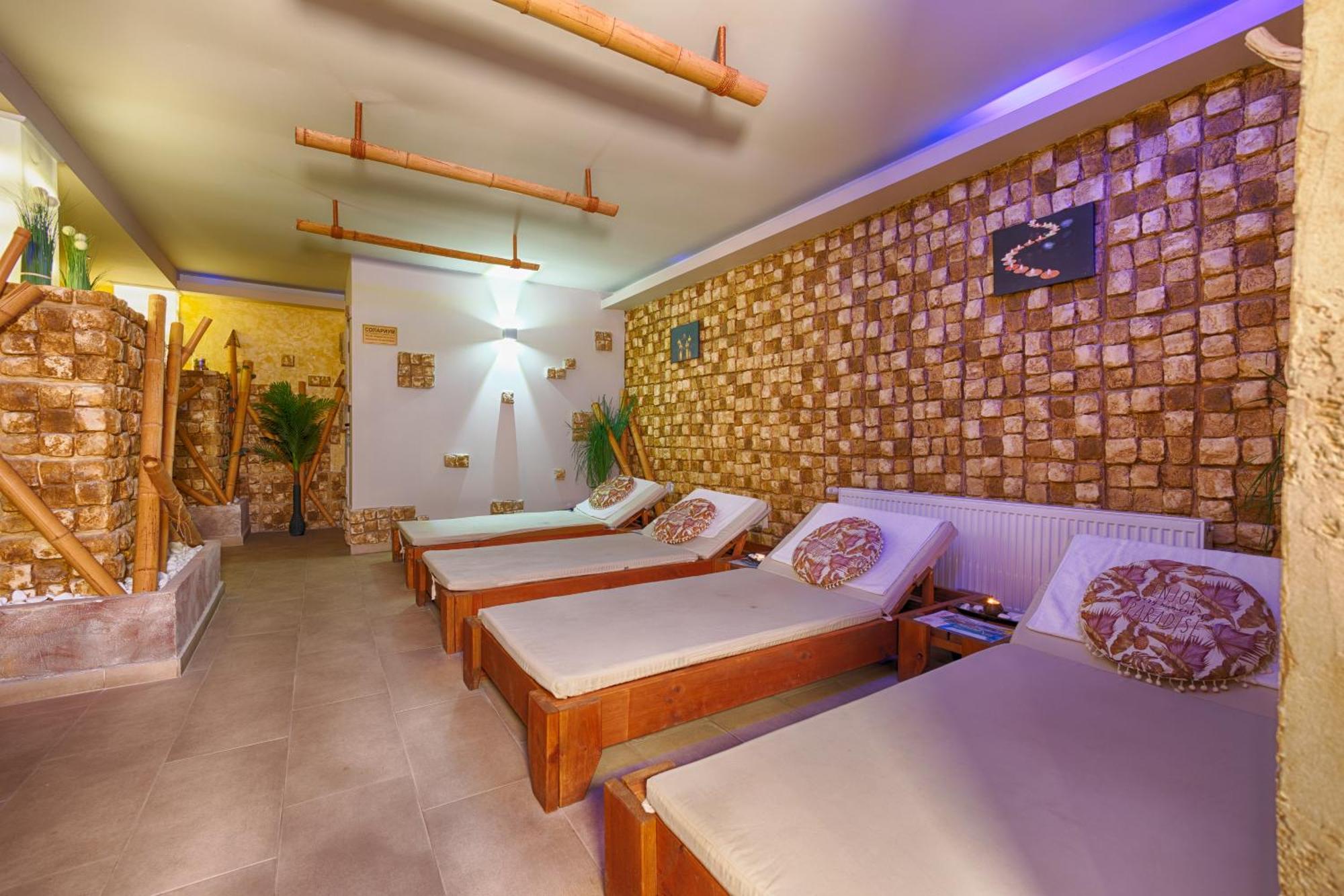 Paradise Spa Hotel Цигов-Чарк Экстерьер фото