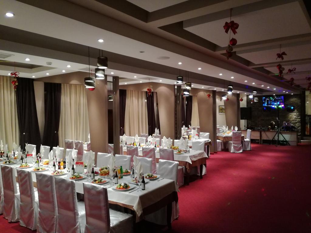 Paradise Spa Hotel Цигов-Чарк Экстерьер фото